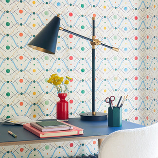 Mo desk light in brass with a black hood