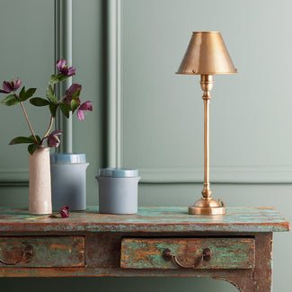 Bartlett table lamp in aged brass