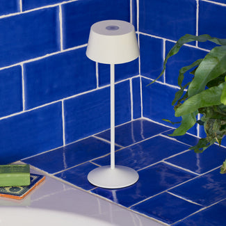 Scoon rechargeable table lamp in coconut