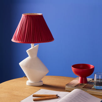 Vitur table lamp in Gesso white