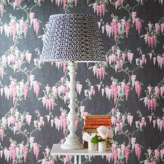 Paradiso table lamp in whitewash